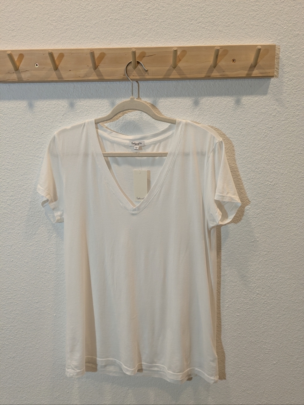 Splendid NWT Kate V-neck tee flowy white